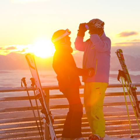 Skifahren auf der Gerlitzen Alpe bei stimmungsvollem Sonnenlicht