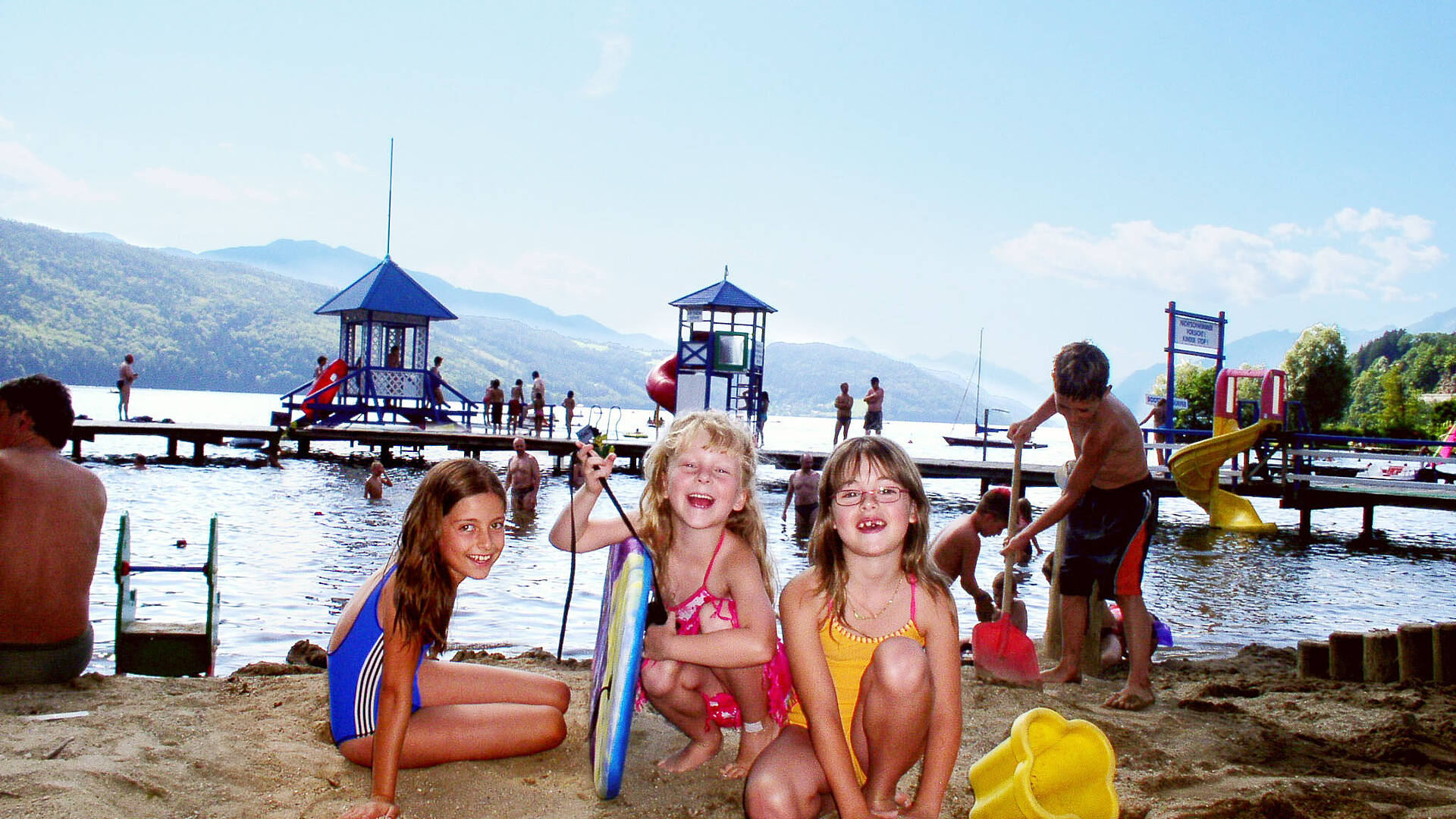 Komfort Campingpark Burgstaller Kinder am Strand