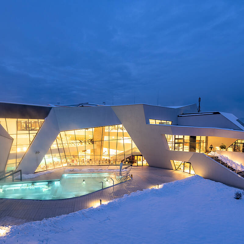 Region Villach_Kaernten Therme bei Nacht