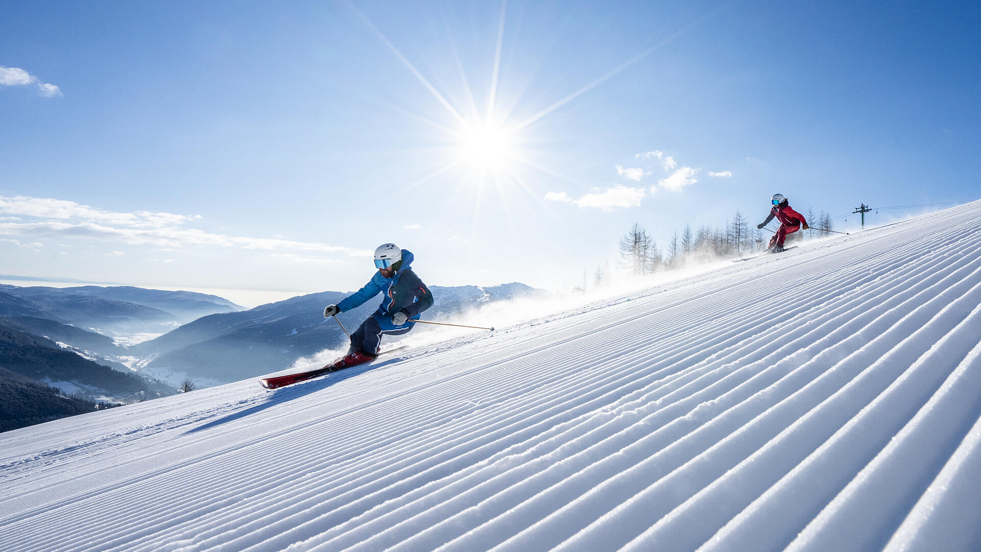 Zwei Skifahrer in Bad Kleinkirchheim unterwegs